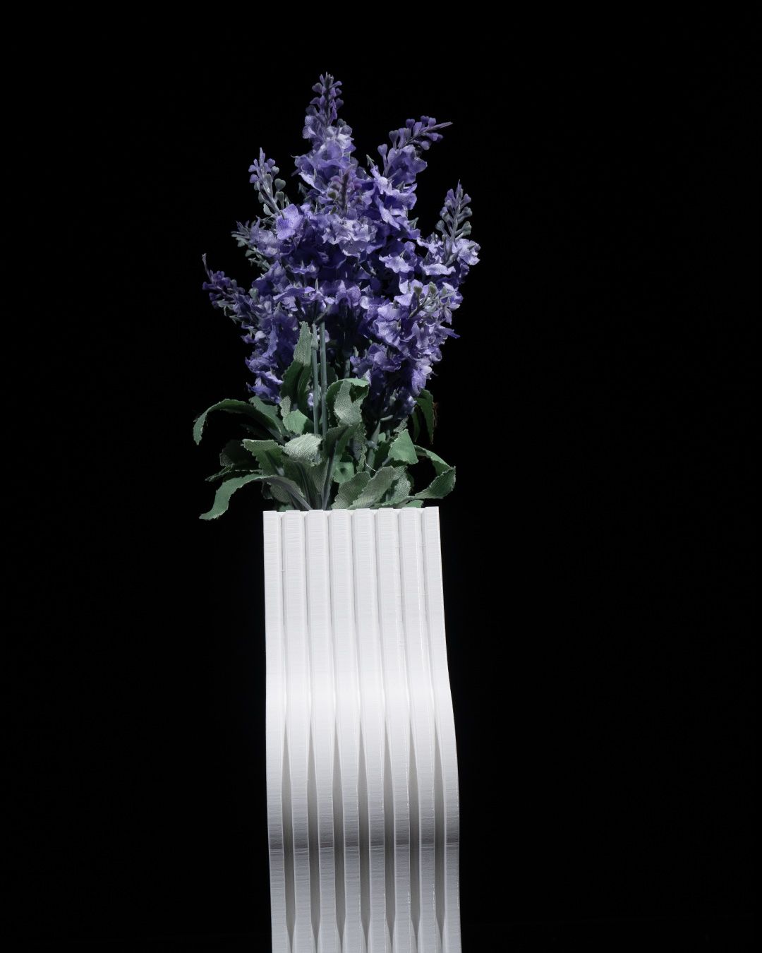 Veloura Maison Skulpturale Vase: Moderne minimalistische Wohnkultur