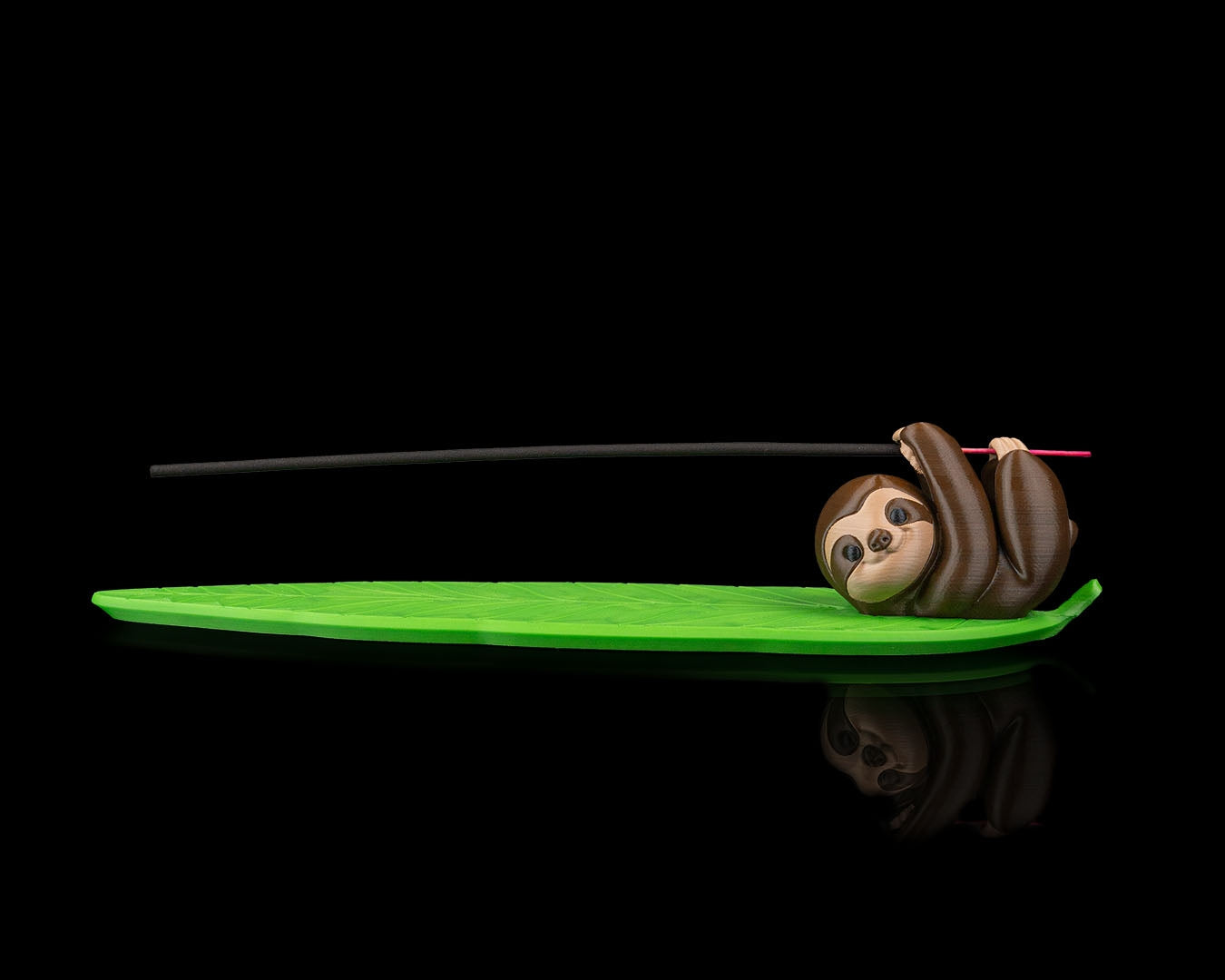 Cute Sloth on Leaf Incense Holder – 3D Printed Ash Catcher Decor
