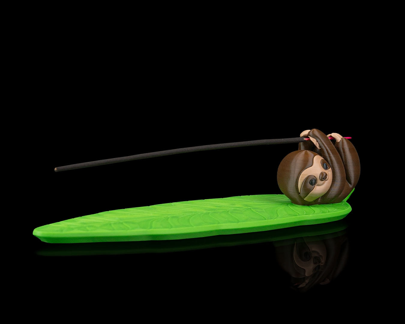 Cute Sloth on Leaf Incense Holder – 3D Printed Ash Catcher Decor