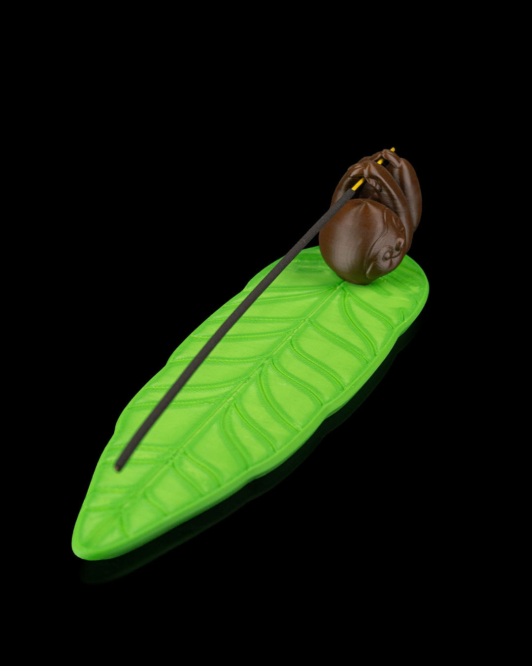 Cute Sloth on Leaf Incense Holder – 3D Printed Ash Catcher Decor