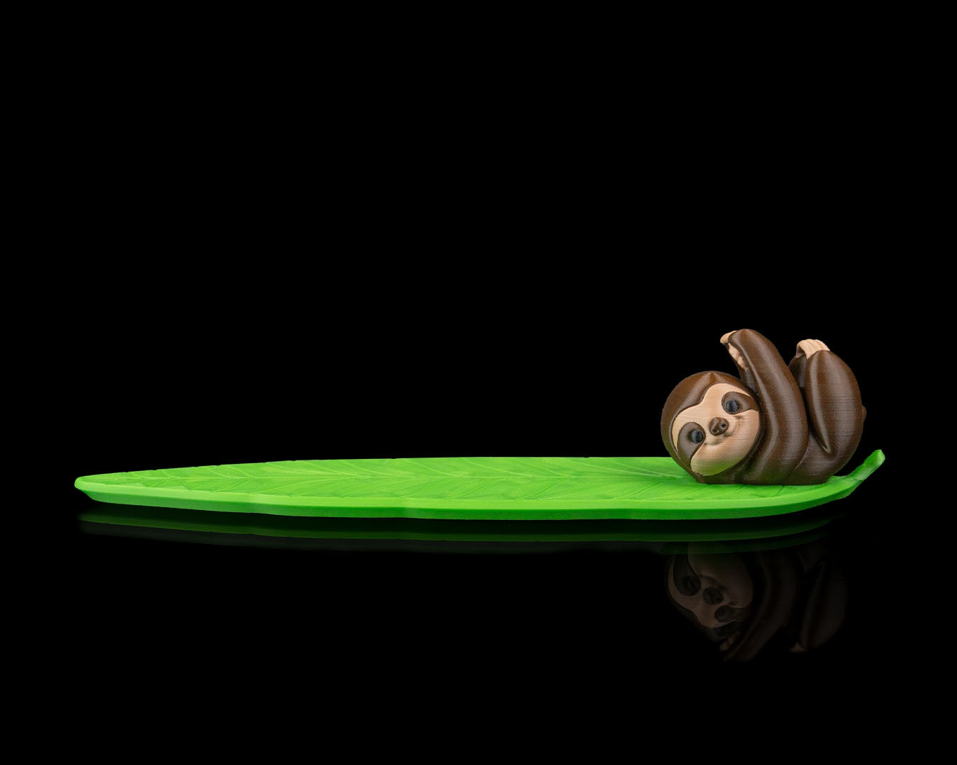 Cute Sloth on Leaf Incense Holder – 3D Printed Ash Catcher Decor