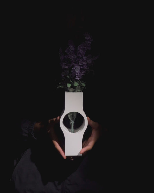 Veloura Maison Sculptural Vase: Modern Minimalist Home Decor