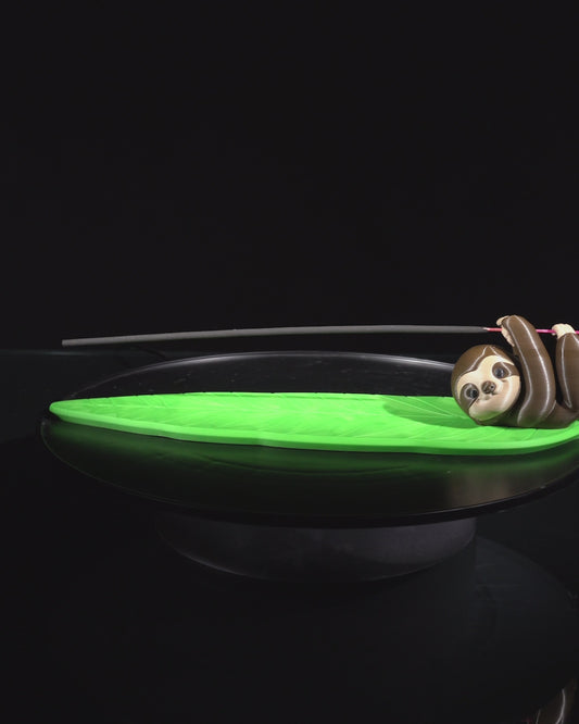 Cute Sloth on Leaf Incense Holder – 3D Printed Ash Catcher Decor